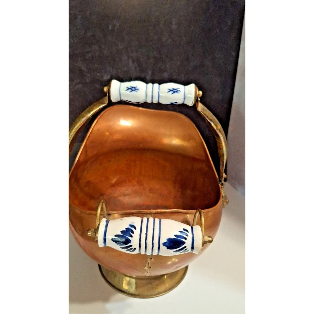 VINTAGE COPPER BRASS COAL SCUTTLE DELFT PORCELAIN HANDLES LION HEAD
